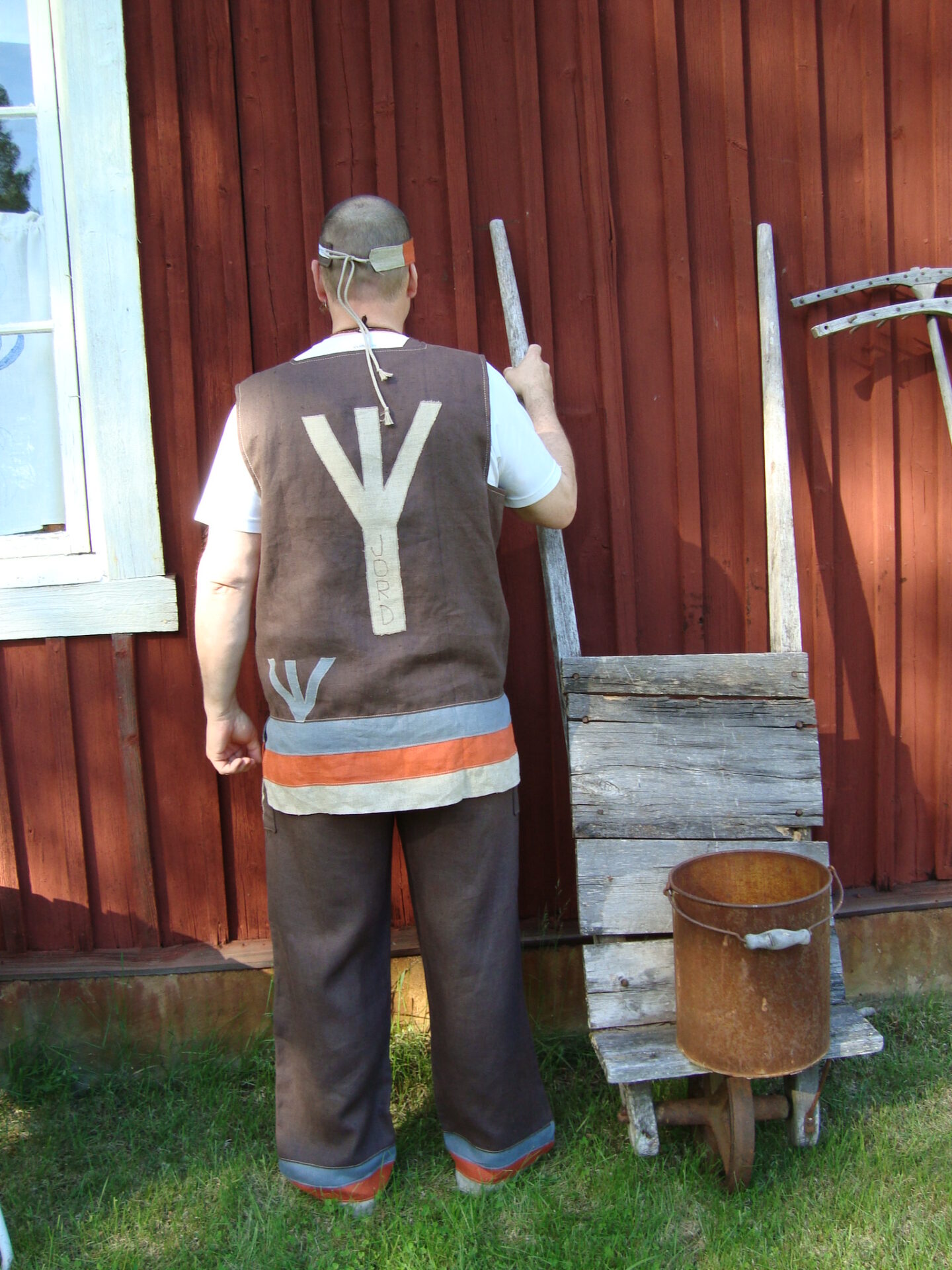 Go Dressed in Lapland Art-Jord Väst